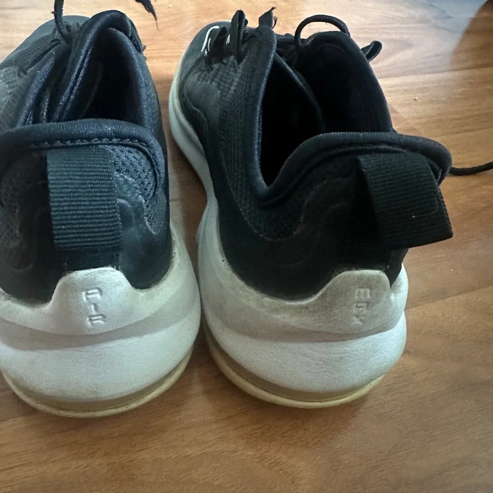 Nike Air Max‎ Axis Youth Size 3.5Y Black White Casual Running Shoes AH5222001